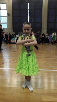 Полина выиграла 3 кубка на турнире по школе бального танца "Вессений Махаон"